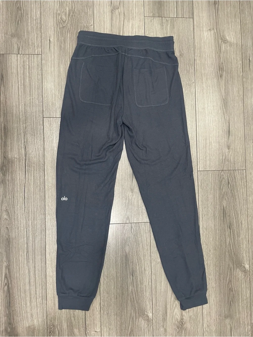 Alo yoga Soho Sweat pants Size Medium